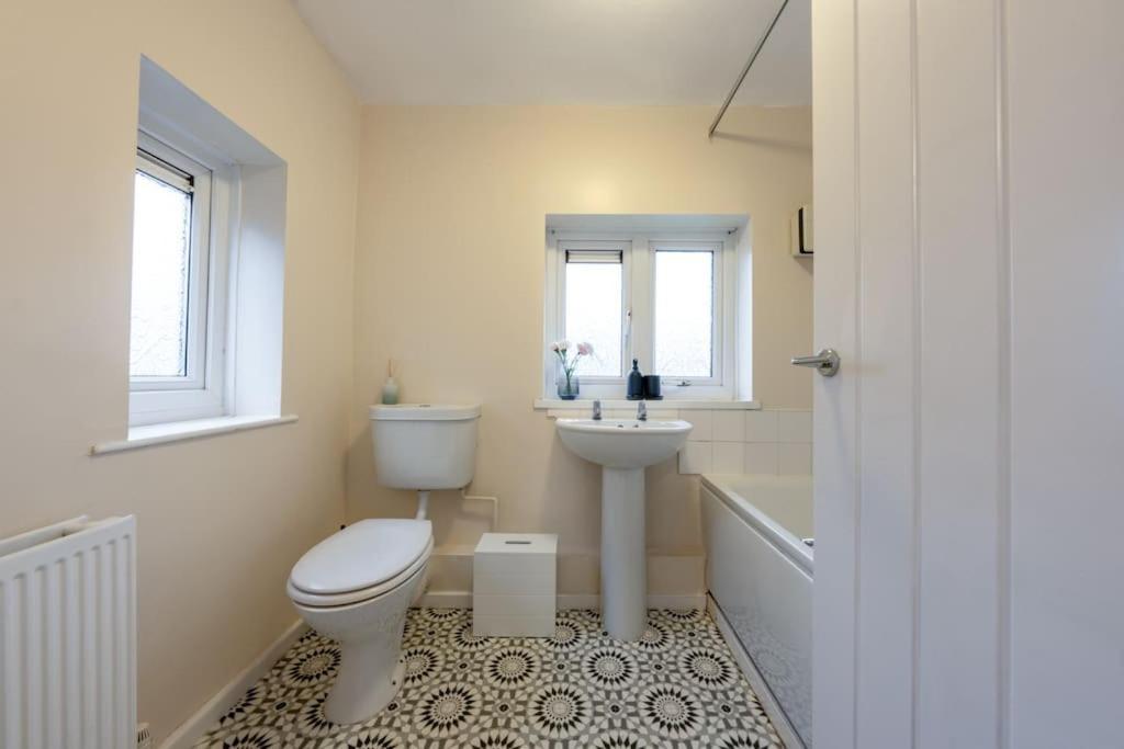 Holiday home Modern 3 Bed Wolverhampton